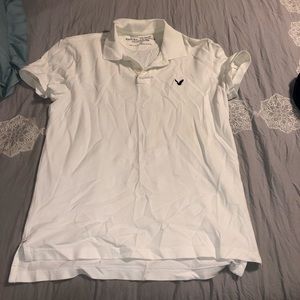Collard white polo shirt